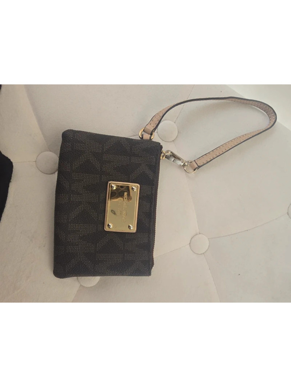 Michael kors wristlet